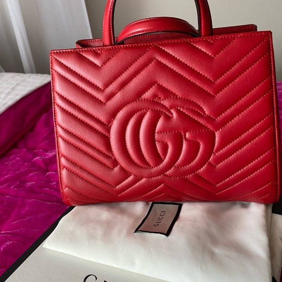 GG Marmont small red tote bag - Picture 3 of 10